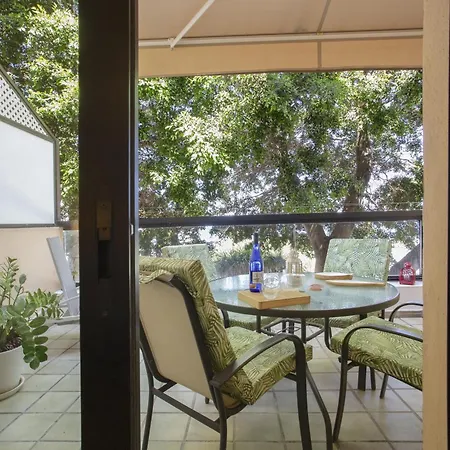 By The Sea Lejlighed